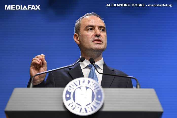 Execuţia bugetară la 8 luni: deficitul scade cu aproape 27 miliarde de lei faţă de 2025 şi coboară la 2,89% din PIB. Alexandru Nazare, Ministrul Finanţelor: Disciplina cheltuielilor, prioritizarea strictă şi menţinerea investiţiilor esenţiale sunt condiţii obligatorii pentru continuarea consolidării fiscale