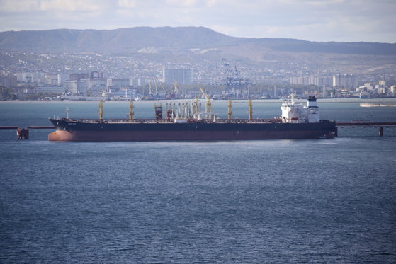 Rusia îşi pune „flota fantomă” sub propriul steag: Numărul navelor înregistrate la Moscova a crescut cu 36% pe măsură ce Occidentul înăspreşte sancţiunile